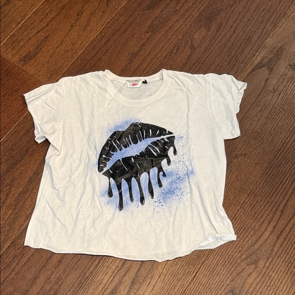 Lucy Girl’s White Tee with Black Lips Design Size Medium